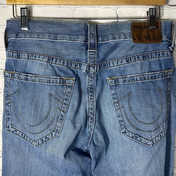 True Religion Mens Geno Relaxed Slim Jeans size 29 Light Wash Distressed Hem - Picture 6 of 12